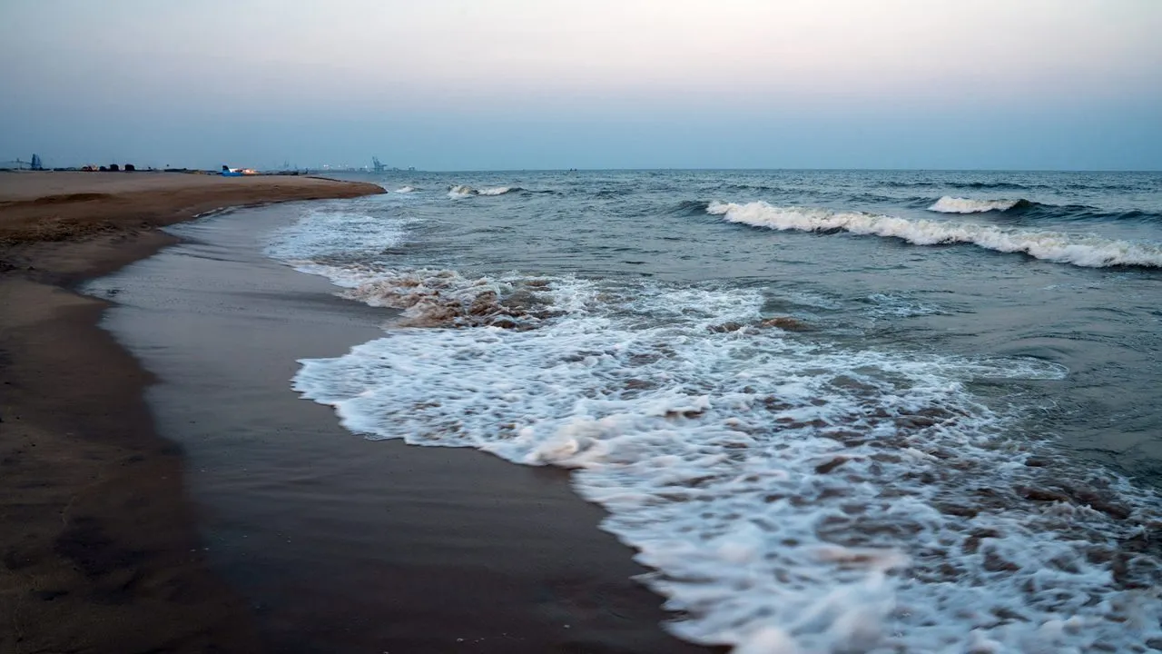 Marina Beach thumbnail 2